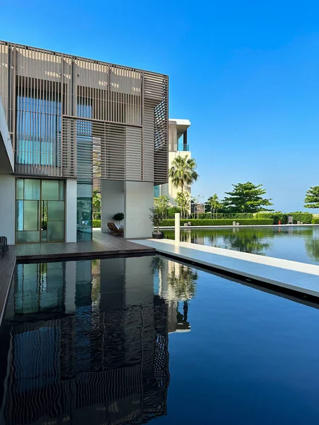 アジュマーン アラブ首長国連邦 2023年3月 オベロイビーチ高級リゾートの美しい現代建築は 中東有数の高級ビーチリゾートとして評価されています — ストック写真
