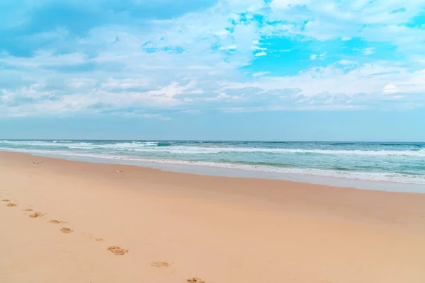 Amplio Panorama Del Océano Olas Ondeando Playa Vista Panorámica Playa — Foto de Stock