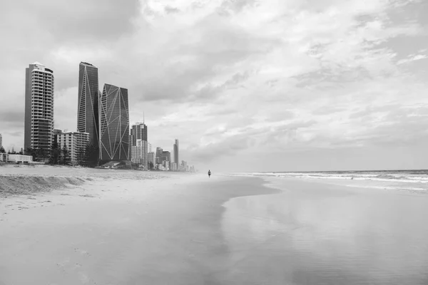 Black White Panorama Gold Coast Skyline Lonely Man Walking Surfers — Stock Photo, Image