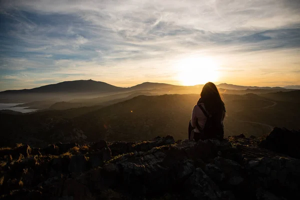 Beautiful Women Sitting Rock Sunset Mountains Copy Space — Stock Photo, Image