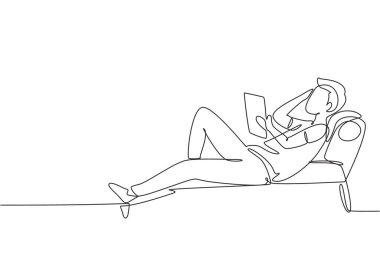 Tek sıra halinde genç adam kitap okuyor, öğreniyor ve kanepeye uzanıyor. Edebiyat hayranları ya da aşıklar. Eğitim konsepti. Dinamik bir çizgi çizer grafik tasarım vektörü çizer