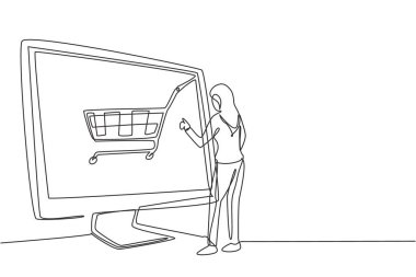 Tek sıra halinde, içinde alışveriş arabası olan bir bilgisayar ekranı üzerinden alışveriş yapan genç bir kadın. Dijital yaşam tarzı, tüketim konsepti. Aralıksız çizgi çizimi tasarım grafik vektör çizimi