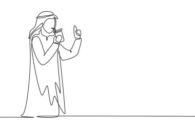 Yarınki iş planlarını düşünürken elinde bir fincan kahve tutan genç bir Arap 'ı çizmeye devam et. Başarı ve rahatlatıcı yaşam tarzı. Tek çizgi çizimi tasarım vektörü grafik çizimi