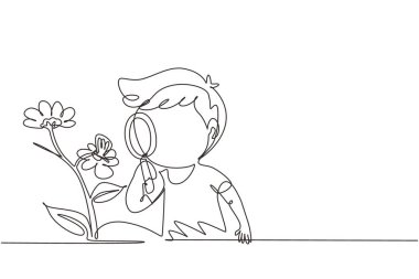 Tek sıra halinde büyüteç kullanan ve yaprak üzerinde kelebek gözlemleyen küçük bir çocuk. Doğayı izleyen çocuklar. Çocuk aktiviteleri. Modern sürekli çizgi çizimi tasarım grafik vektör çizimi