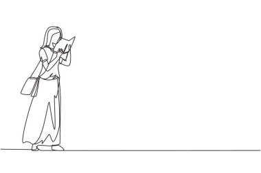 Tek sıra halinde kısa saç stili ve son moda çanta taşıyan genç bir bayan. Kız fonksiyon kitabı ya da okul kitabı okuyor. Öğrenci, bibliyofil, edebiyat hayranı. Devamlı çizgi çizim tasarım vektörü