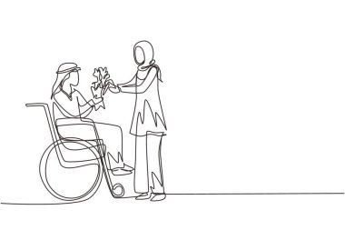 Tekli sıra Arap kadını ve tekerlekli sandalyedeki engelli adamı çekiyor. Erkek dişiye bir buket çiçek verir. Aile desteği. Engelli rehabilitasyonu. Bir çizgi çizimi tasarım vektörü illüstrasyonu