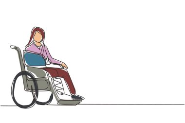 Kesintisiz tek sıra halinde bacağı alçı içinde acı çeken bir kadın çiziyor. Tekerlekli sandalyede oturan kırık bacaklı bir kadın. Tekerlekli sandalyede oturan kırık bacaklı kız. Tek çizgi çizme tasarım vektörü