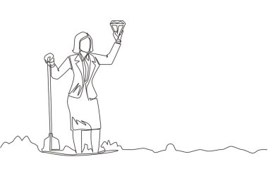 Tek sıra halinde mutlu bir iş kadını tutuyor ve yerden elmas buluyor. Elinde değerli taşla heyecanlı bir hazine avcısı. Hazine avı. Devamlı çizgi çizimi grafik vektörü