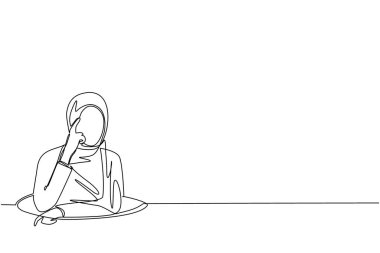 Kafası karışık Arap iş kadınlarını cezbeden tek sıra çukurdan çıkıyor. Depresyon ve iş başarısızlığı konsepti. Metafor. Başarısızlık. Yenilgi. Bir çizgi çizimi grafik tasarım vektör çizimi