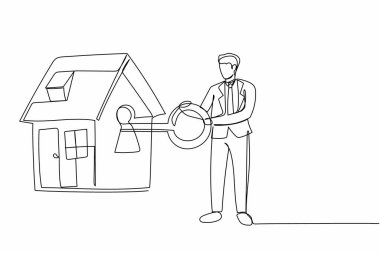 Tek sıra halinde iş adamı büyük anahtarı eve sokuyor. Gayrimenkule yatırım yapan insanlar. Ev kredisi, ipotek konsepti. Bir çizgi çizimi grafik tasarım vektör çizimi