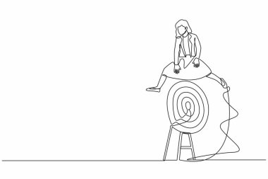 Tek sıra halinde, iş kadını okçuluk hedefine atlıyor. Kariyerde ya da iş büyümesinde ilerleme. Hedefe ulaşma hedefleri. Bir çizgi grafik tasarım vektör çizimi