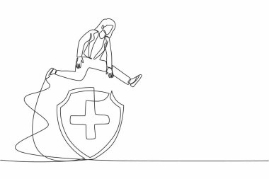 Tek sıra halinde, iş kadını büyük kalkanın üzerinden atlıyor. Koruma, sigorta, iş tehlikelerine karşı. Mali savunma. Para fonu güvenliği. Devamlı çizgi tasarımı grafik vektör illüstrasyonu