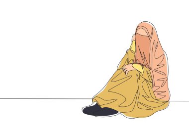 Genç, çekici, orta doğu muslimah 'ının çarşaf giyip yerde oturduğu tek sıra çizimi. Geleneksel Müslüman kadın niqab ve tesettür kavramı bir satır çizim tasarım vektörü illüstrasyonu