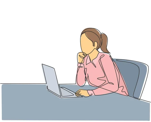 一张年轻女性员工坐在笔记本电脑前的单行图纸 在办公室里思考着商业解决方案 业务理念概念连续线条绘制设计矢量图解 — 图库矢量图片