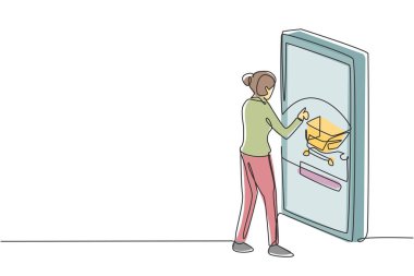 Devamlı bir çizgi halinde genç bir kadın dev bir akıllı telefon ekranı ile online alışveriş yapıyor. İndirimli, internet ve alet edevat konseptli dijital yaşam tarzı. Tek çizgi çizimi tasarım vektörü grafik çizimi