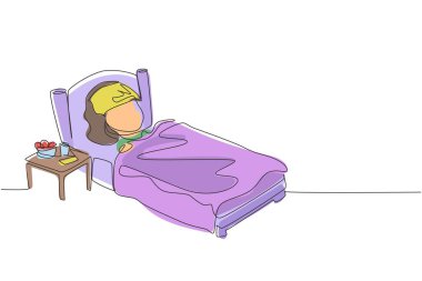 Tek sıra halinde yüksek ateşi olan hasta bir kızı çekiyor. Çocuk grip ya da koronavirüs hastası. Yatakta yatan çocuk ateşten çok kötü hissediyor. Sağlık sigortası sembolü. Dinamik bir çizgi grafik tasarım vektörü