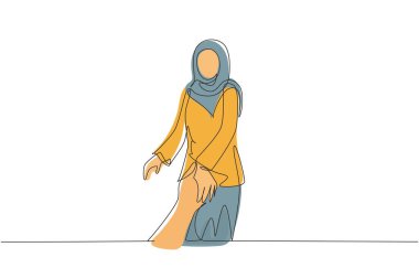 Aralıksız bir çizgi, Arap kadını romantik balayı gezintisinde yürürken, kocasının elini tutarken, arkadan onu izlerken. Birkaç yaz tatili. Tek çizgi çizme tasarım vektörü
