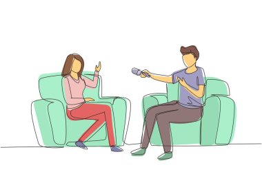 Sürekli bir satır gazetecilik röportajı. İş arkadaşı, iş arkadaşı, sohbet, sohbet. Gazeteci, iş kadınlarıyla iletişim kuran bir röportajcı. Tek çizgi çizimi tasarım vektör çizimi