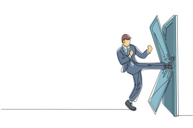 Kapı kırılana kadar tek sıra halinde duran işadamı kapıyı tekmeliyor. Adam kapıyı tekmeliyor ve yok ediyor. Engelleri aşma konsepti. Bir çizgi çizimi tasarım vektörü illüstrasyonu