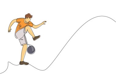 Genç sporcu futbolcu serbest oyuncunun sokakta top oynadığı kesintisiz bir çizgi. Futbol serbest spor konsepti. Dinamik tek çizgi tasarım grafik vektör çizimi