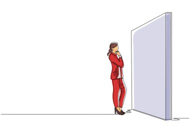 Tek sıra halinde, iş kadınlarını büyük engellerin ya da duvarların önünde düşünmeye zorluyor. Risk yönetimini temsil eden soyut. Çözüm bulmak ve problem çözme kavramı. Bir çizgi çizme tasarım vektörü