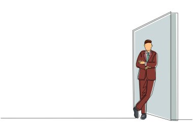 Tek sıra halinde genç işadamını kendine çekiyor ve duvara yaslanıyor, yeni bir iş şirketi hakkında bir şeyler düşünüyor. Tam boy ya da vücut. Bir çizgi çizimi grafik tasarım vektör çizimi