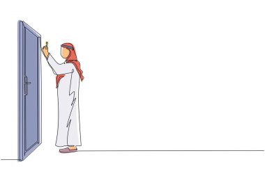 Sürekli çizen Arap işadamı kapının önündeki anahtarı kaldırıyor. Ofis kapısını açmak için anahtarı elinde tutan adam. Sabah işe ruhla başlıyorsun. Tek çizgi çizimi tasarım vektör çizimi