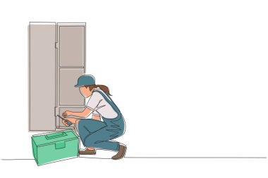 Tek sıra halinde onarım, yapım ya da ahşap ev mobilyası. Kadın marangoz, raflı gardırop veya dolap monte ediyor. Modern sürekli çizgi çizim grafik vektörü