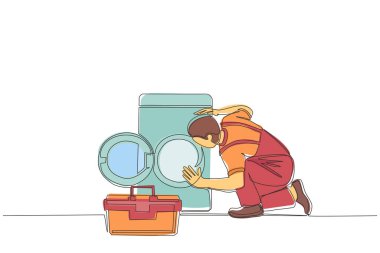 Evde çamaşır makinesini tamir eden tek bir tamirci çizgisi var. Alet kutusunu tamir eden, çamaşır makinesini tamir eden, çamaşır yıkayan bir tesisatçı. Bir çizgi çizimi grafik tasarım vektörü