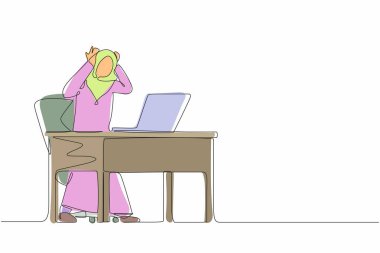 Ürkmüş Arap iş kadını kâtip kadının dizüstü bilgisayarın başında kafasını tutarak durduğu tek sıra. Ofis aşırı yüklenmesi, zihinsel stres. Devamlı çizgi tasarımı grafik vektör illüstrasyonu