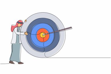 Arap işadamlarına sarılan ve kırmızı hedef çemberinin yanında duran tek sıra, hedefi tam ortasından vuran ok, şirket içindeki başarının sonucunu analiz ediyor. Bir çizgi çizimi tasarımı