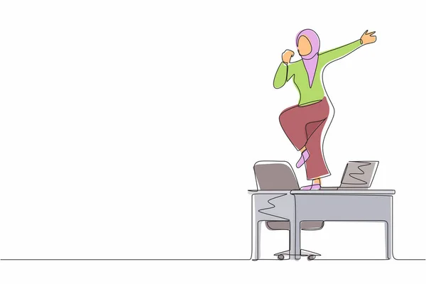 Una Sola Línea Continua Dibujando Feliz Oficinista Bailando Sobre Escritorio — Archivo Imágenes Vectoriales