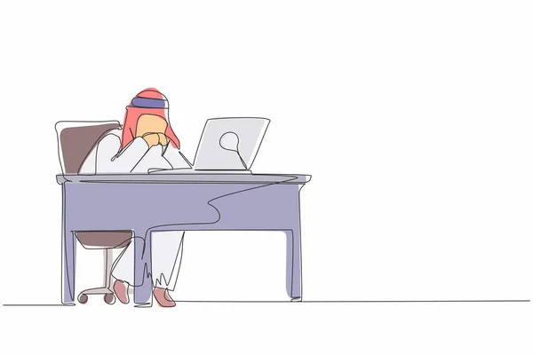 One Continuous Line Drawing Pensive Arabic Businessman Working Laptop Разочарованный — стоковый вектор