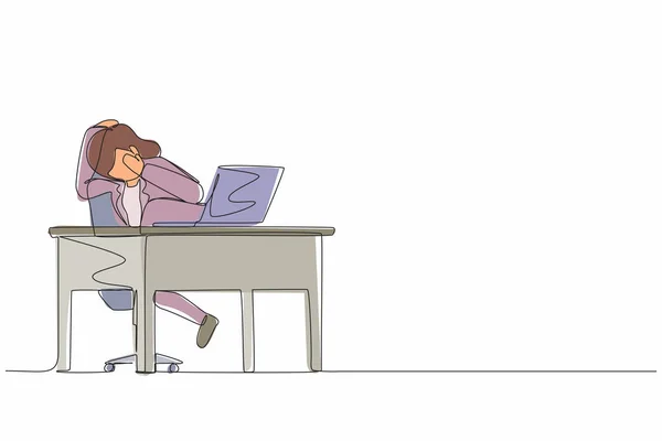 ラップトップのコンピュータ画面を見て怖い女性マネージャーを描く一本のライン 自宅のノートパソコンでビデオを見てショックを受けた少女 連続線画デザイングラフィックベクトルイラスト — ストックベクタ