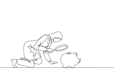 Tek sıra halinde elinde büyüteç olan Arap iş kadını domuz kumbarasına bakıyor. Durgun iş domuz kumbarasından ek sermaye gerektirir. Bir çizgi tasarımı vektör illüstrasyonu