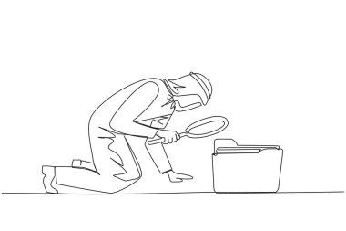 Arap işadamlarının çizdiği tek sıra büyüteç kullanarak klasör simgesini vurguluyor. Daha güvenli bir yere taşınmak için eski dosyalara bakmak hala önemli. Bir çizgi tasarımı vektör illüstrasyonu