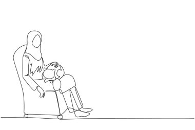 Kanepede oturup kediyi kalçasında kucaklayan güzel bir Arap kadının sürekli çizdiği tek çizgi. Kedili hayvanın sahibi onu sevgiyle okşuyor. Bir çizgi tasarımı vektör illüstrasyonu