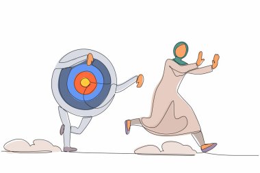 Tek sıra halinde, okçuluk hedefi tarafından takip edilen Arap iş kadını korkuyor. Kadın yönetici iş hedefleri ya da hedefler konusunda fikir kaybediyor. Bir çizgi grafik tasarım vektör çizimi