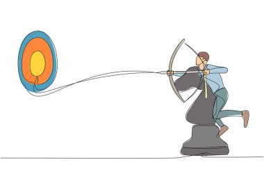 Tek sıra halinde, okçuluğu elinde tutan ve satranç taşını sürerken hedefi hedefleyen titiz bir işadamı. Stratejik rekabet. Başarılı bir iş adamı. Devamlı çizgi tasarımı vektör çizimi