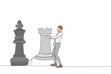 Tek sıra halinde satranç taşı tutan bir iş adamı. Stratejik planlama kavramı, iş geliştirme stratejisi, girişimcilik taktikleri. Bir çizgi çizimi tasarım vektörü illüstrasyonu