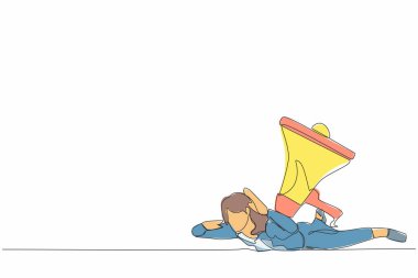 Mutsuz iş kadınlarını ağır megafon yükü altına çeken tek sıra. İletişim konseptinde sorunlar var. Zorbalık, iş yerinde taciz, aileler. Bir çizgi çizimi tasarım vektörü illüstrasyonu