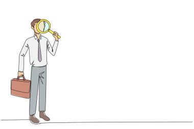 Bir çizgi çizen işadamı elinde büyüteç diğerinde de evrak çantası tutuyordu. Kullanılabilecek en küçük kar fırsatlarını arayın. Devamlı çizgi tasarımı