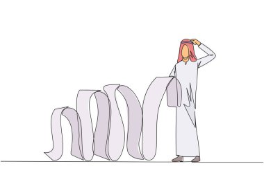 Arap işadamının yere asılı uzun fatura kağıdı tutarken tek sıra çizimi, bir eli başını kaşıyordu. Faturayı nasıl ödeyeceğimi karıştırdım. Bir çizgi tasarımı vektör illüstrasyonu