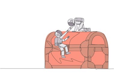 Genç astronotun çizdiği tek sıra, meslektaşının büyük hazine sandığına tırmanmasına yardımcı oluyor. Olağandışı kazançlar. Eşit paylaşın. Birlikte daha güçlüyüz. Ödül. Bir çizgi tasarımı vektör illüstrasyonu