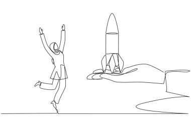 Devamlı olarak dev bir elden roket almaktan mutlu olan Arap iş kadını çiziyor. Prestijli bir başarı. Hızlı iş karları. Parlak bir kariyer. Tek çizgi çizimi tasarım vektör çizimi