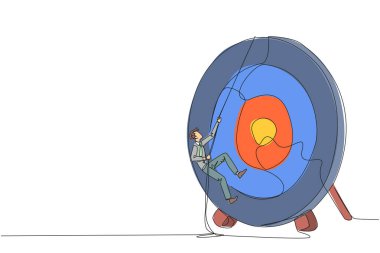 Tek sıra halinde işadamı iple hedef tahtaya tırmanıyor. En iyisini elde etmek için çok gayret et. Sonuç veren akıllıca bir iş. Devamlı çizgi tasarımı grafik çizimi