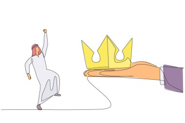 Devamlı tek sıra halinde duran Arap işadamı tacı dev elden aldığına seviniyor. Kraliyet tahtının sembolü. Şirketin başarısının varisi. Bir çizgi tasarımı vektör illüstrasyonu