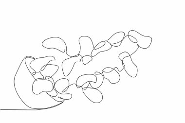 Tek sıra halinde küçük bir cam kasede patates cipsi çiziyor ve içindekiler dağılıyor. Lezzetli ve lezzetli cipsler düşüyor. Ulusal Patates Cipsi Günü. Devamlı çizgi tasarımı grafik çizimi