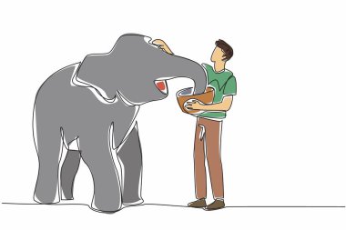 Tek sıra halinde duran adam ayakta duruyor ve bebek bir filin önünde yemek sepeti taşıyor. Sağlıklı yiyecekler vererek aşk. Okşayan kafa. Fil Günü 'nü kurtar. Bir çizgi tasarımı vektör illüstrasyonu