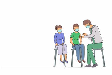 Sürekli çekilen bir çizgi, erkek doktor aşıyı hastaya hastanede veriyor. Doktor, maskeli çocuğa iğne yapmak için şırınga kullanıyor. Coronavirus aşısı. Tek çizgi çizme tasarım vektörü